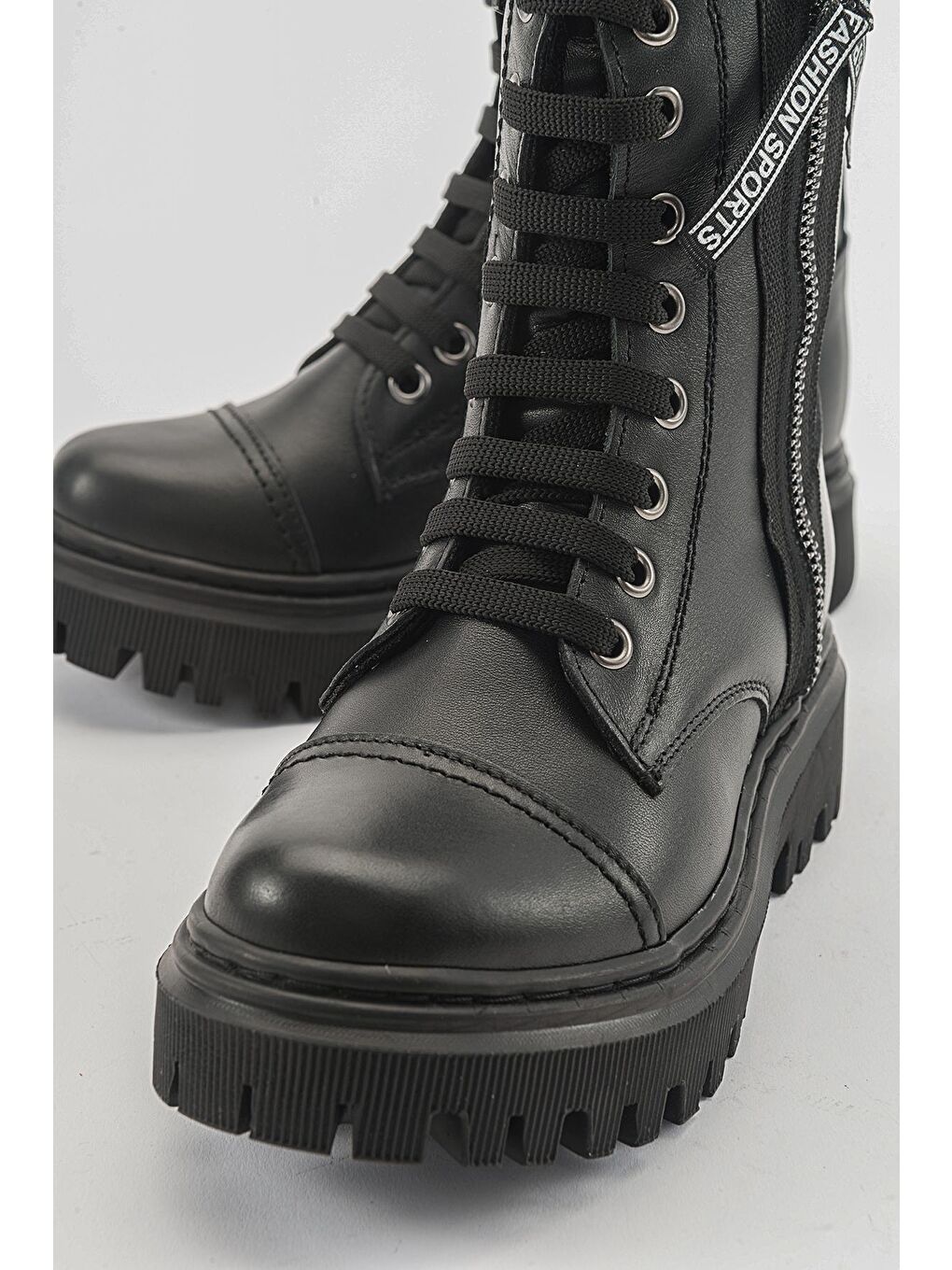 Kız Çocuk Siyah Hakiki Deri Anatomik Postal-1