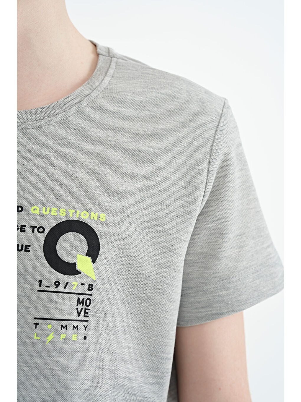 Gri Melanj Baskı Detaylı O Yaka Standart Kalıp Erkek Çocuk Tişört - 11145-4