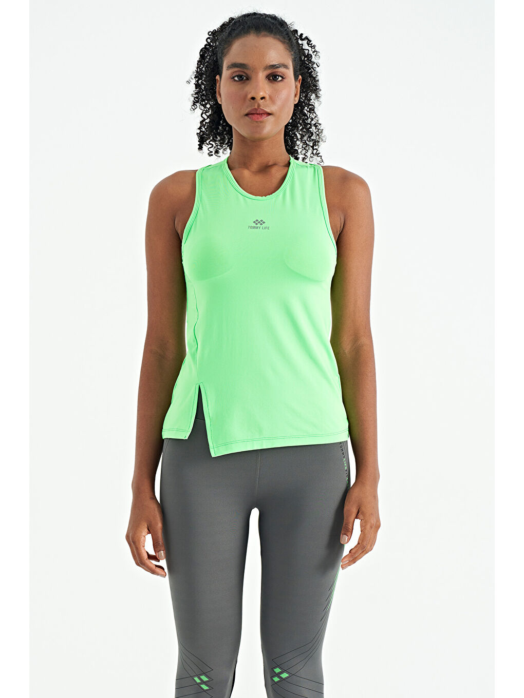 Neon Yeşil Yırtmaç Detaylı O Yaka Sıfır Kollu Standart Kalıp Kadın Spor Atlet - 97256-2