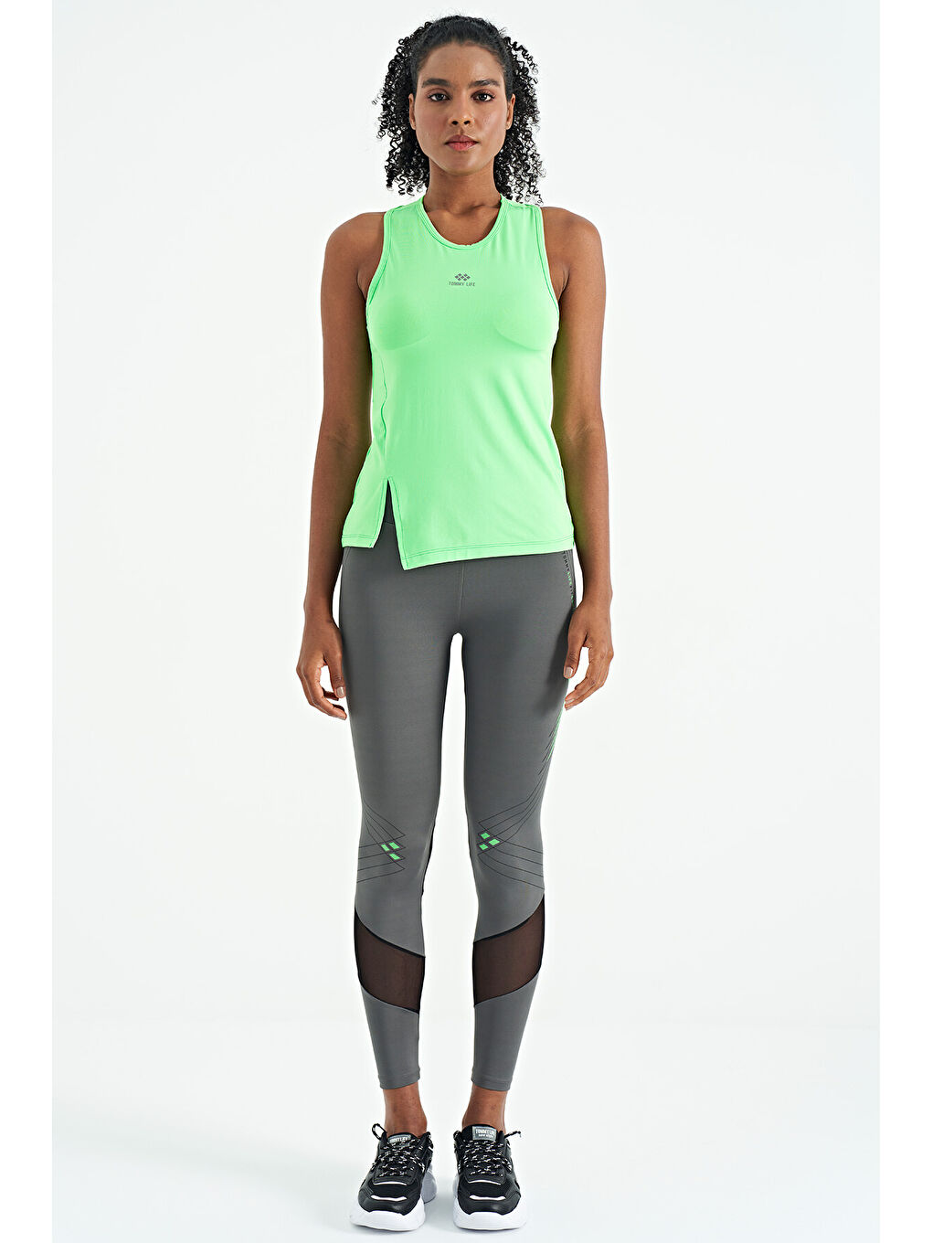 Neon Yeşil Yırtmaç Detaylı O Yaka Sıfır Kollu Standart Kalıp Kadın Spor Atlet - 97256-4