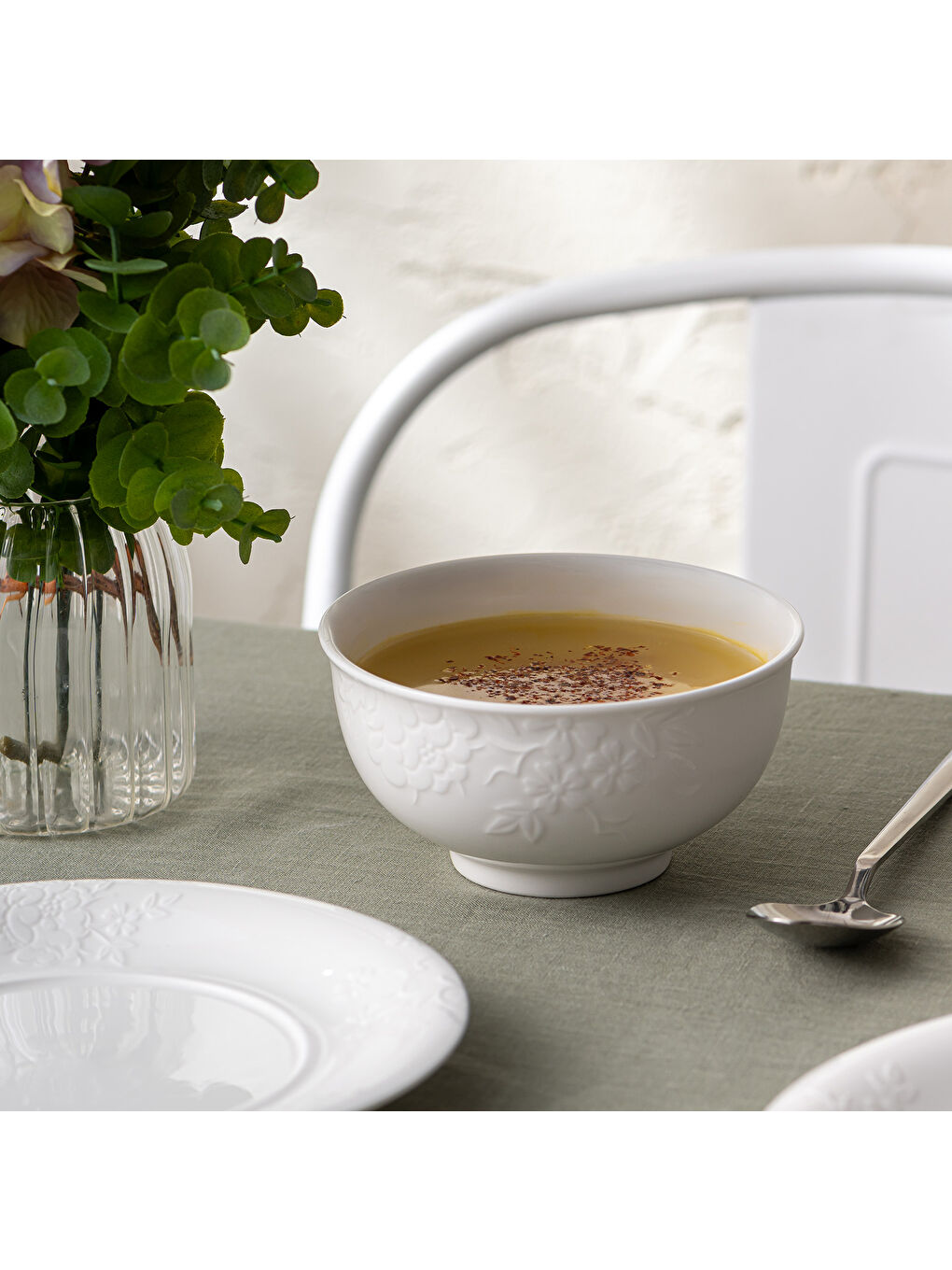 Beyaz Manolya Kase 18 cm-2