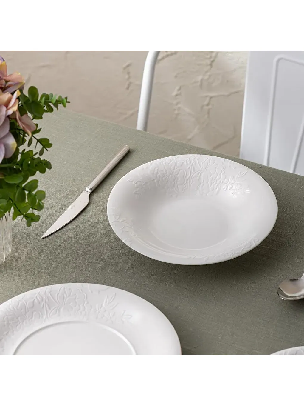 Beyaz Manolya Çukur Tabak 22 cm-2