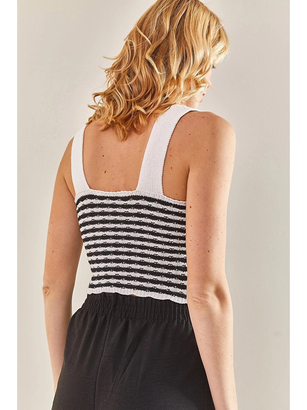 Beyaz Kadın Önü Büzgülü Askılı Kare Yaka Bluz-4