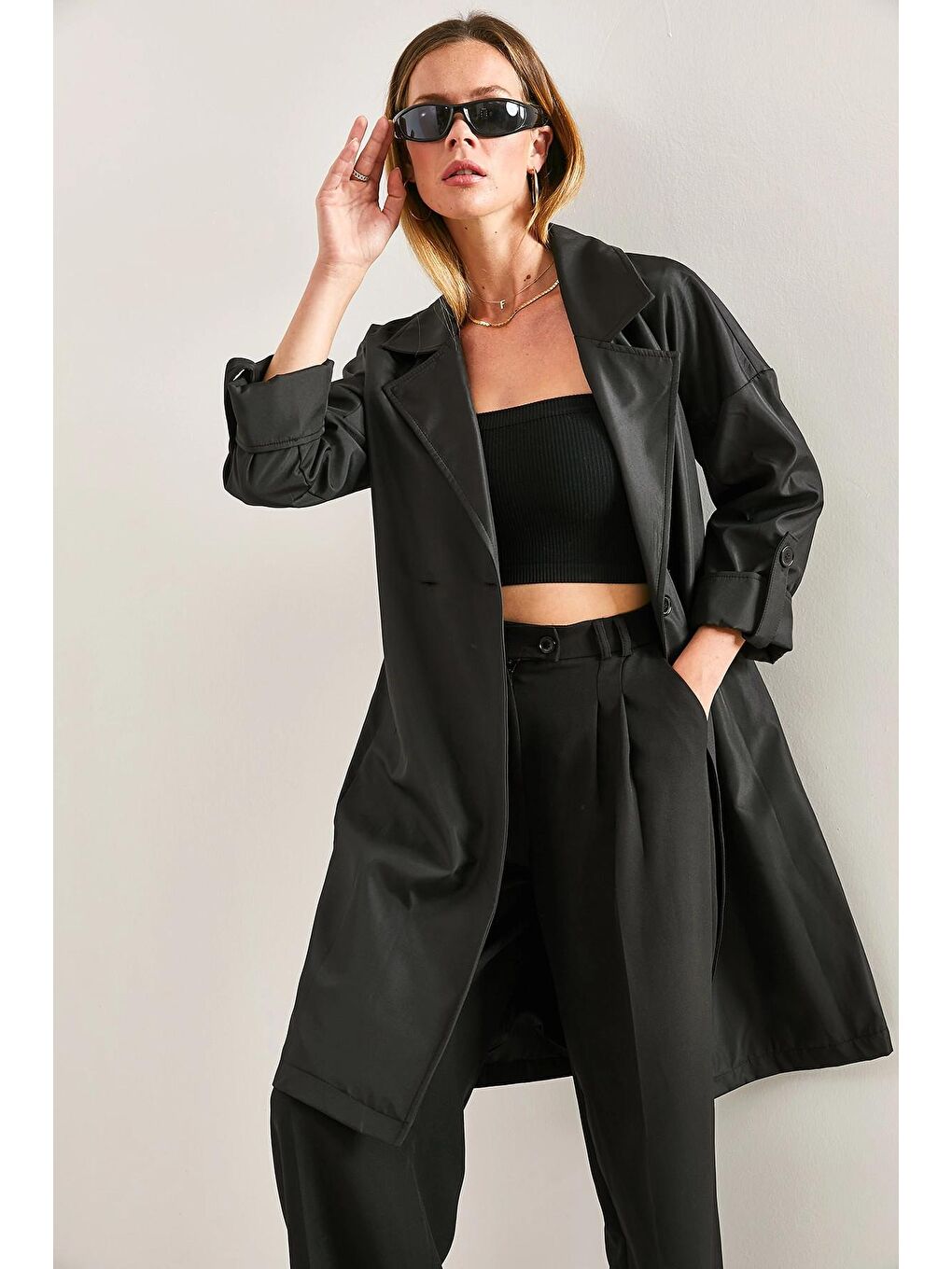 Siyah Kadın Kol Katlamalı Kuşaklı Trençkot-1