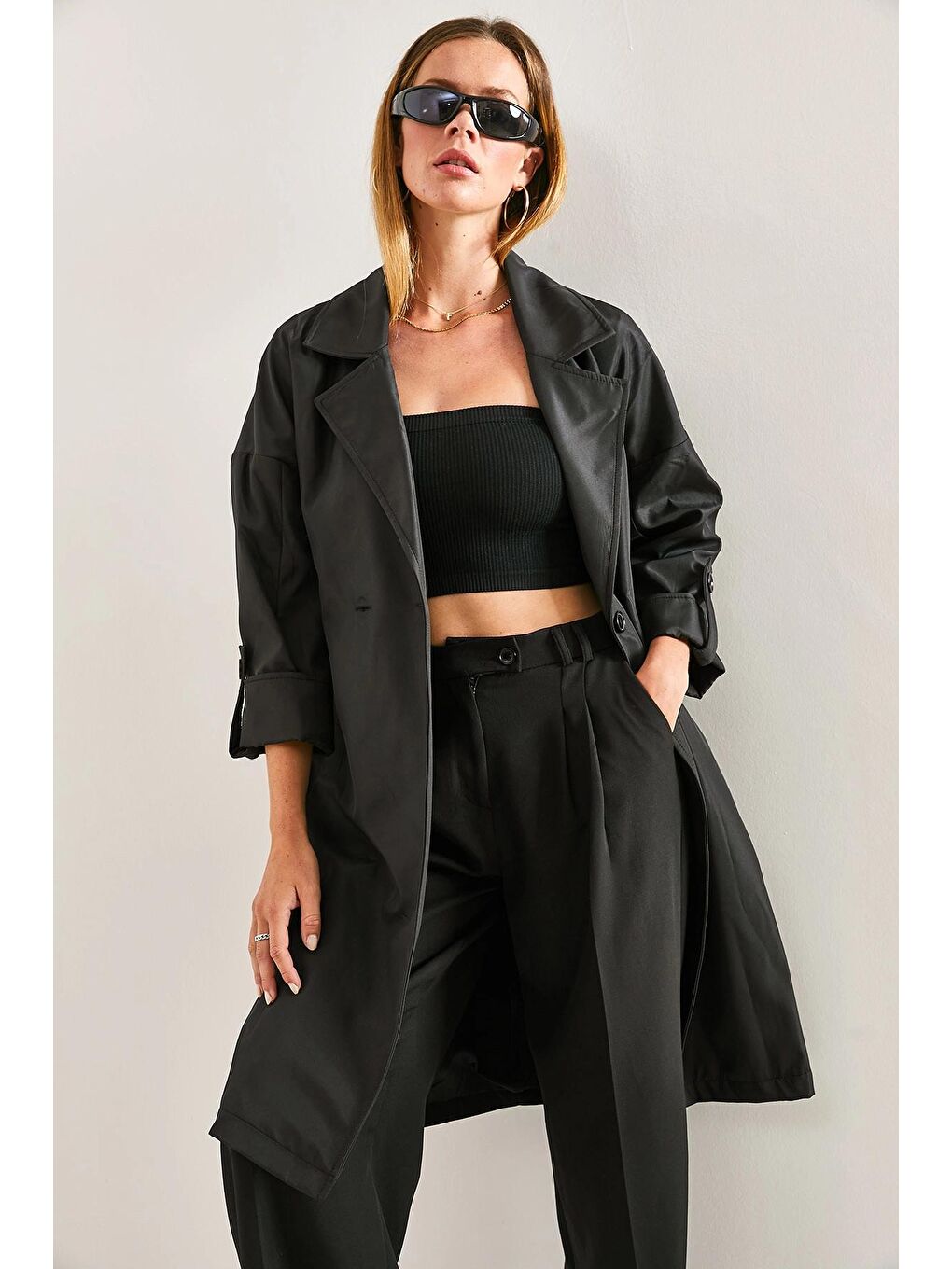 Siyah Kadın Kol Katlamalı Kuşaklı Trençkot-2