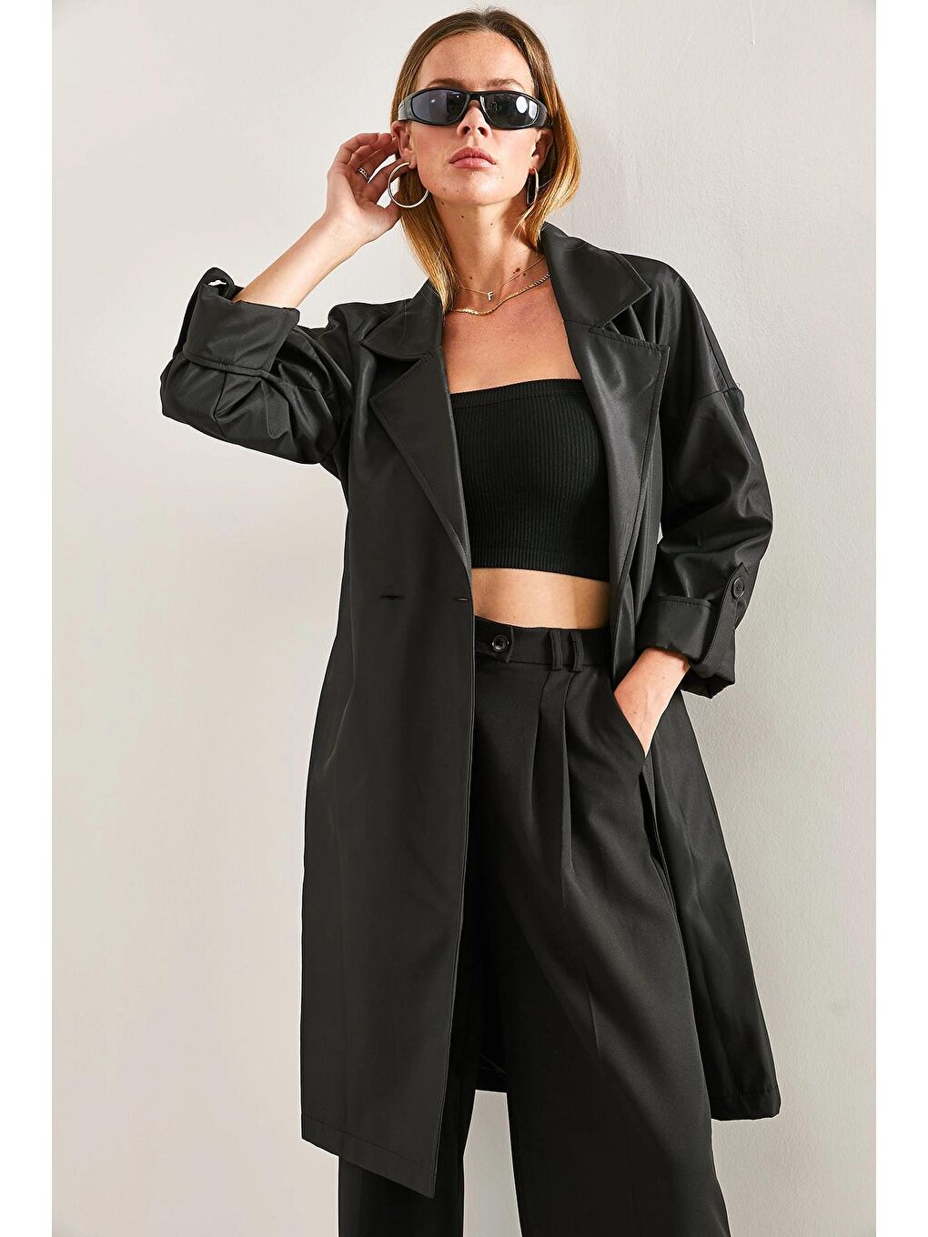 Siyah Kadın Kol Katlamalı Kuşaklı Trençkot-3