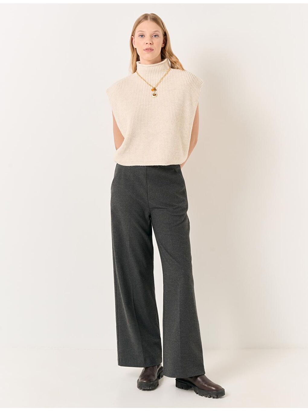 Antrasit Yüksek Bel Bol Paça Cepli Pantolon-3