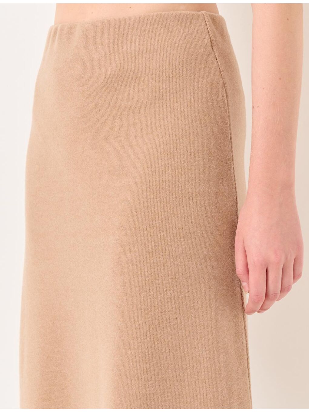 Bej Yüksek Bel Yumuşak Dokulu Midi Etek-1