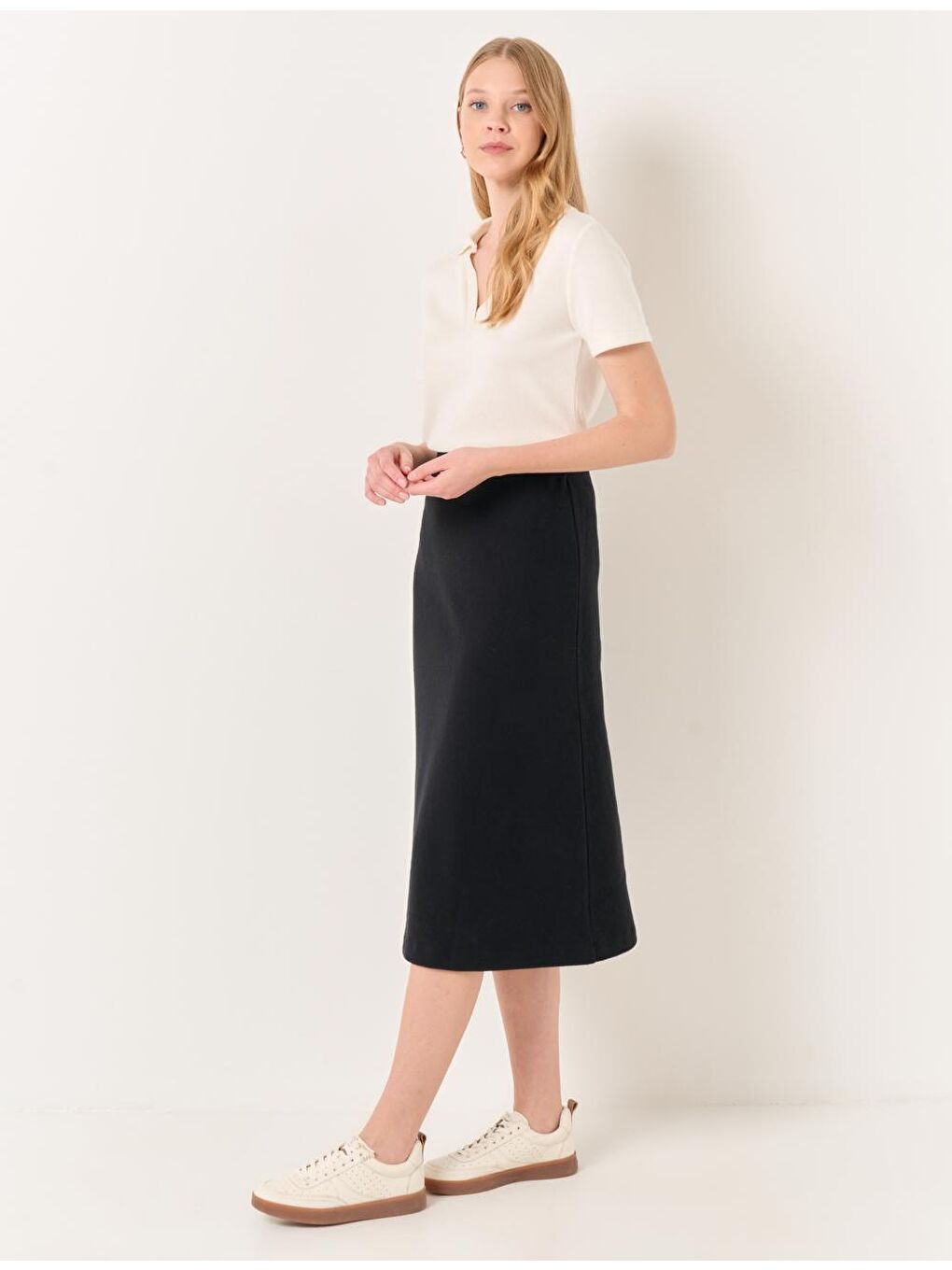 Siyah Yüksek Bel Yumuşak Dokulu Midi Etek-2