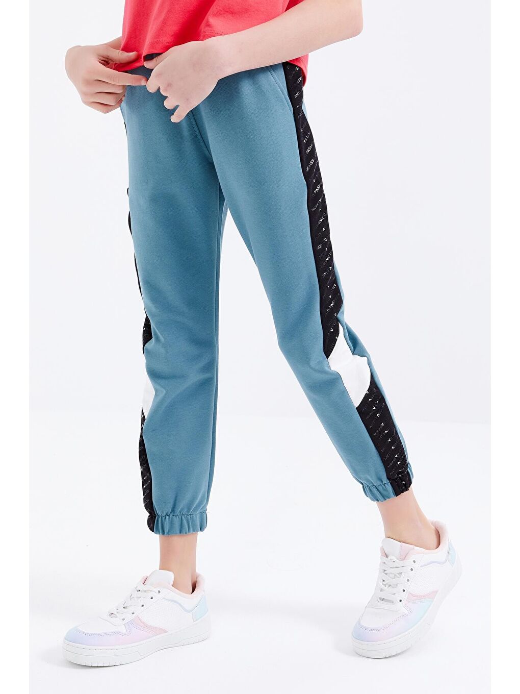 Mint Yeşili Noktalı Şerit Detaylı Lastik Paça Kız Çocuk Eşofman Alt - 75053-3