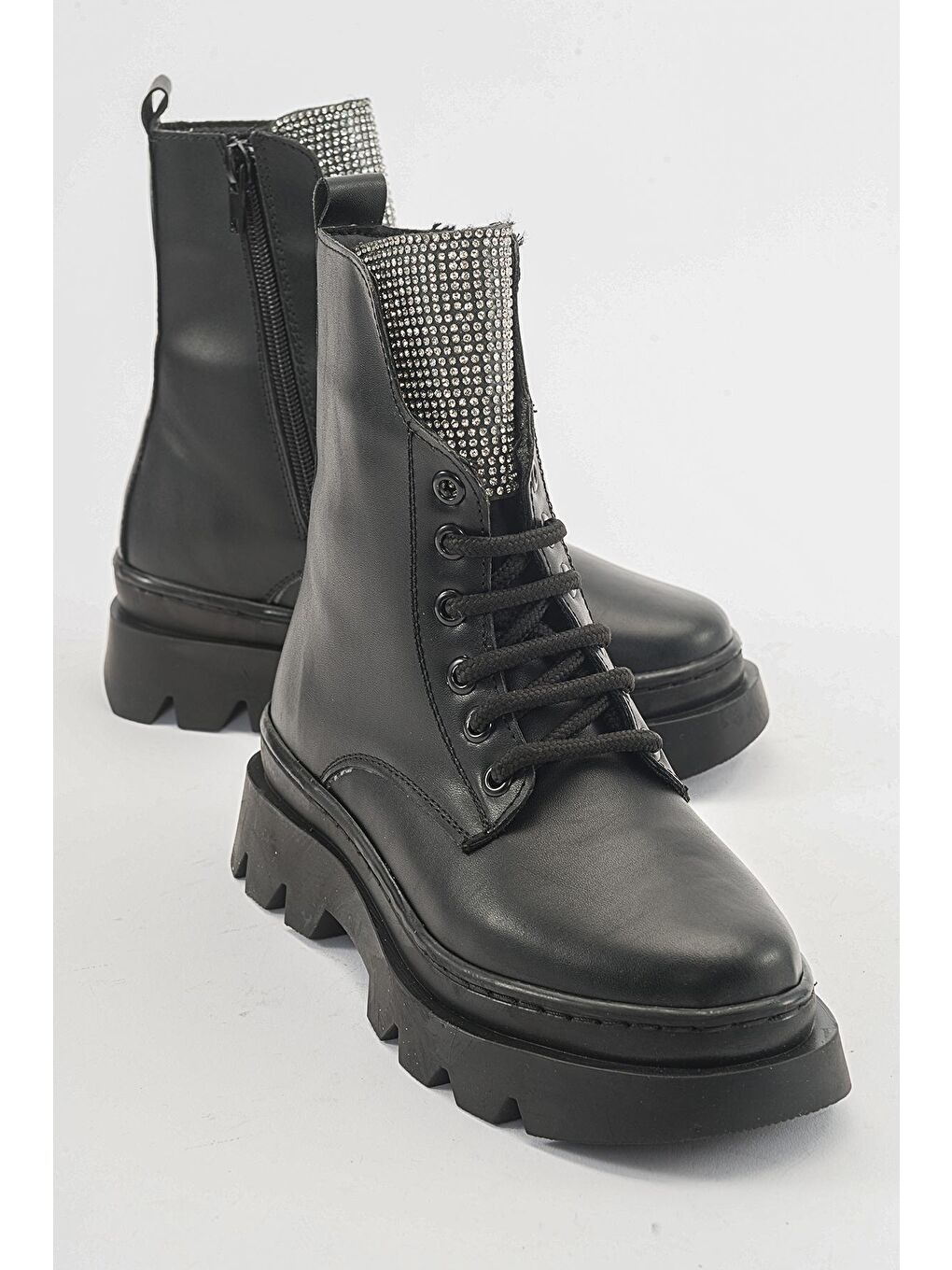 Kız Çocuk Siyah Anatomik Taşlı Günlük Bot