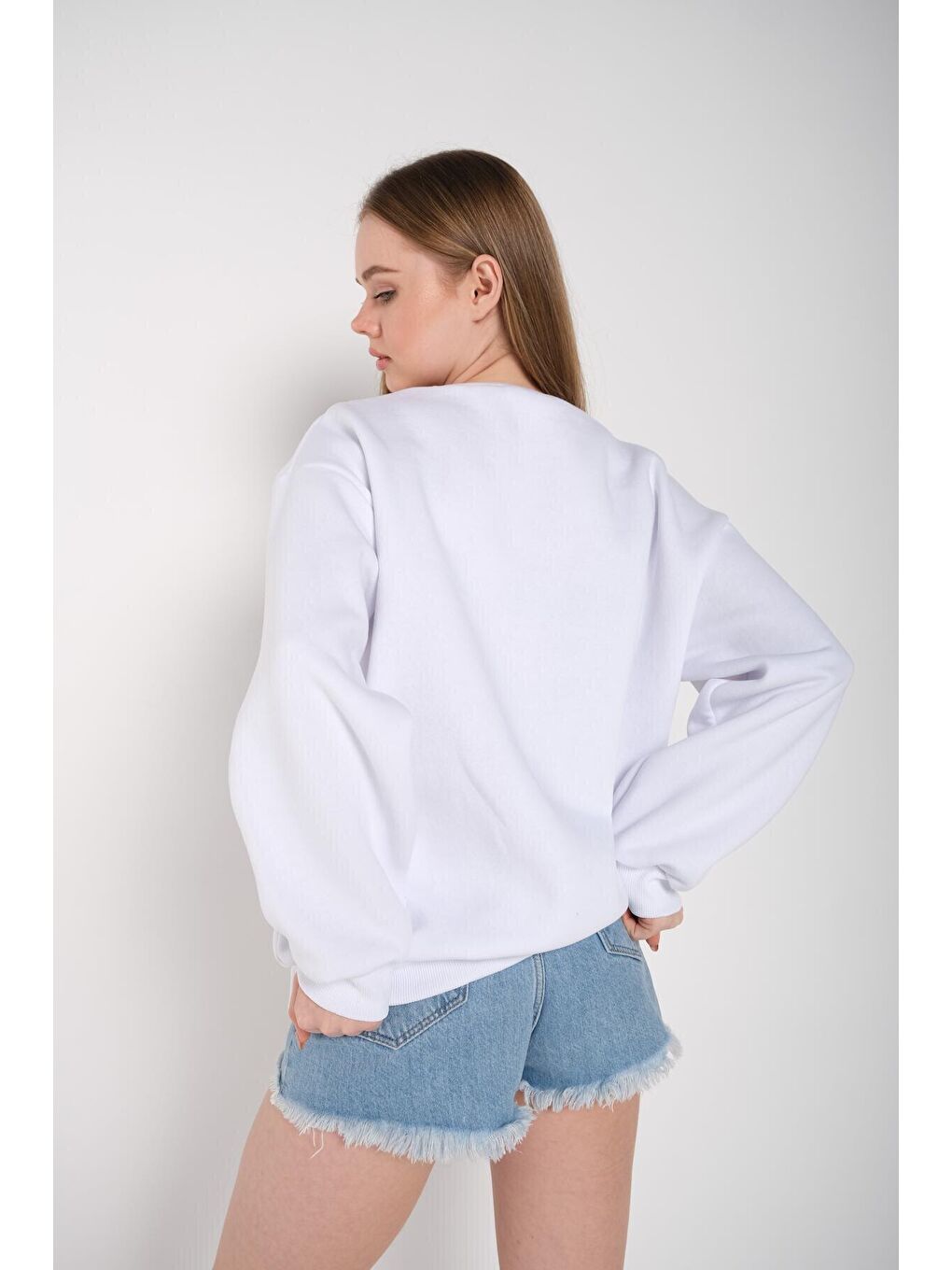 Trendseninle Beyaz Kadın BEYAZ Hawkins Baskılı Oversize Sweatshirt 000 - 3