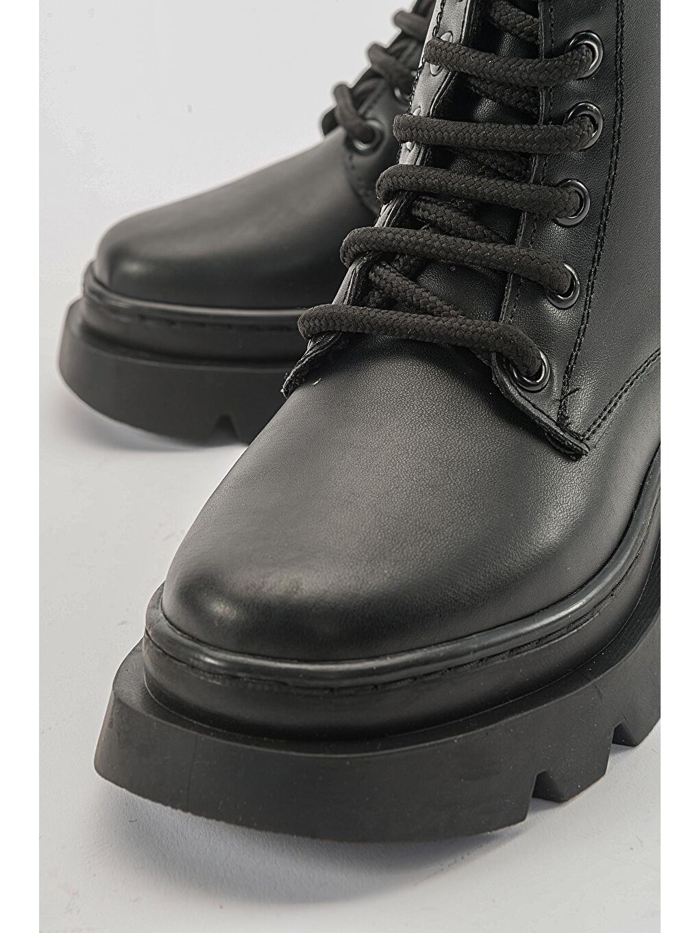 Kız Çocuk Siyah Anatomik Taşlı Günlük Bot-1