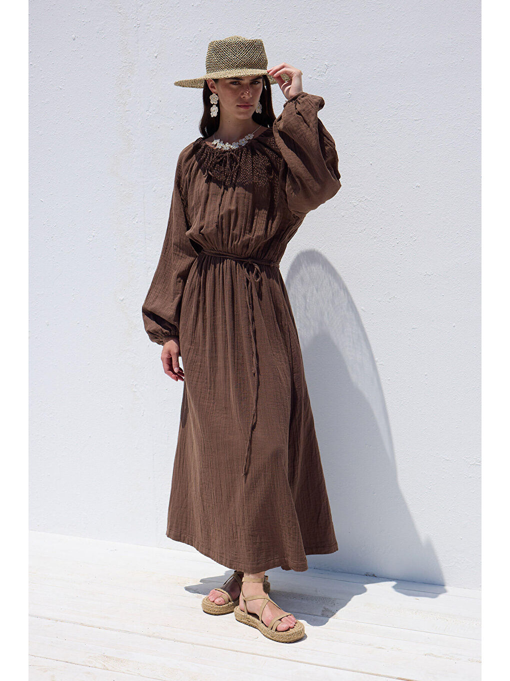 Bağlama Detaylı Muslin Elbise Kahverengi-4