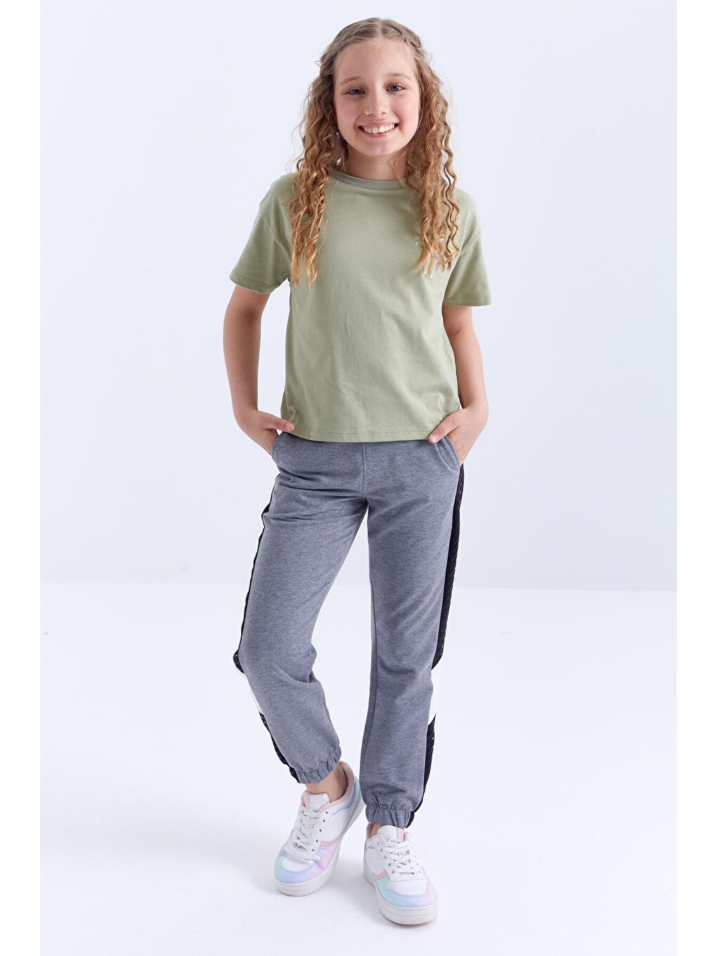 Gri Melanj Noktalı Şerit Detaylı Lastik Paça Kız Çocuk Eşofman Alt - 75053