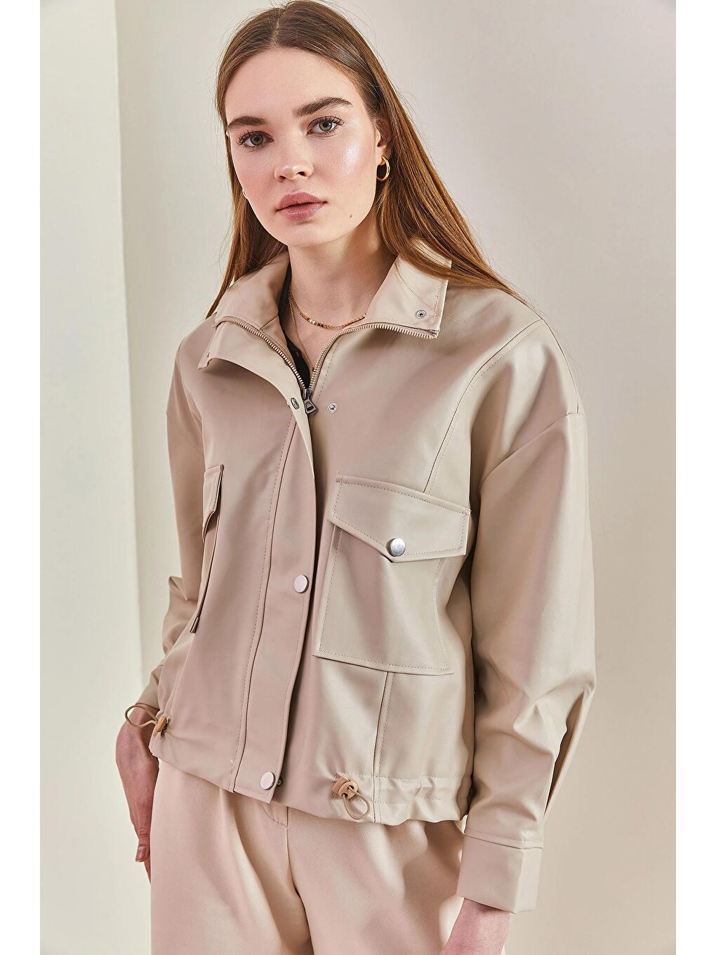 Bej Kadın Lastikli Deri Ceket