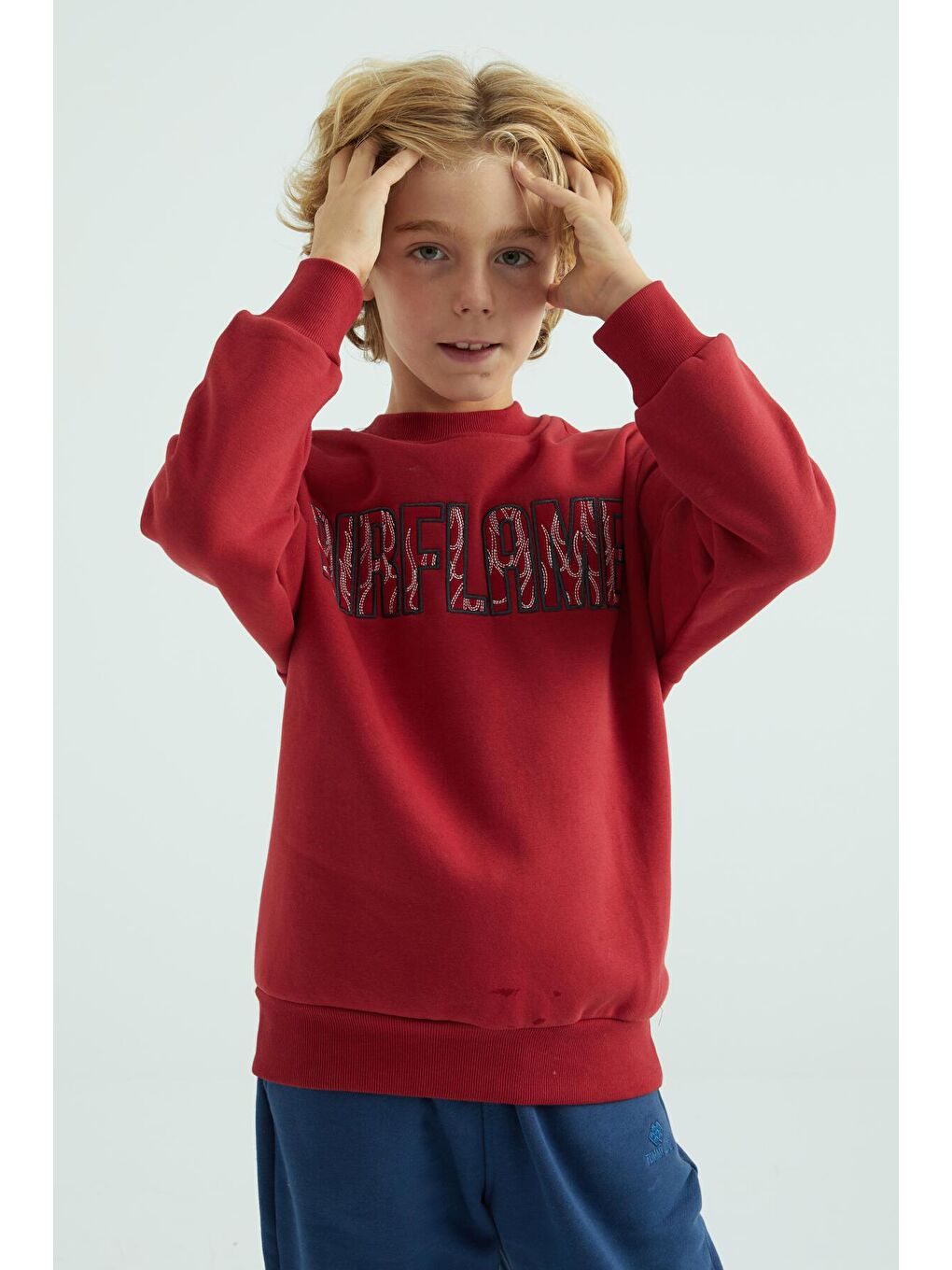 TOMMYLIFE Kırmızı Yazı Nakışlı Bisiklet Yaka Standart Kalıp Erkek Çocuk Sweatshirt - 10987 - 4