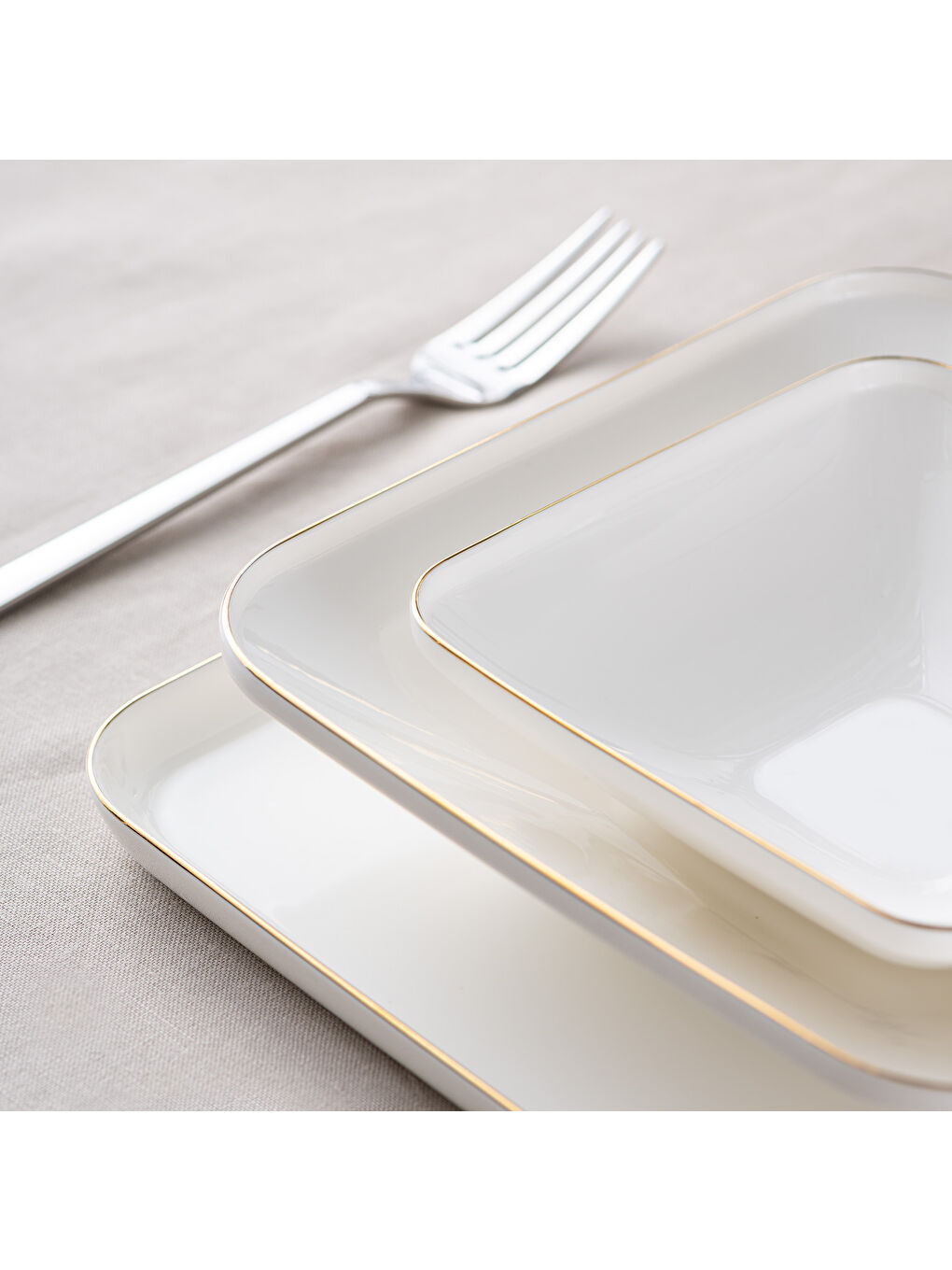 Beyaz Nadide 18 Parça 6 Kişilik Kare Yemek Takımı Gold-6