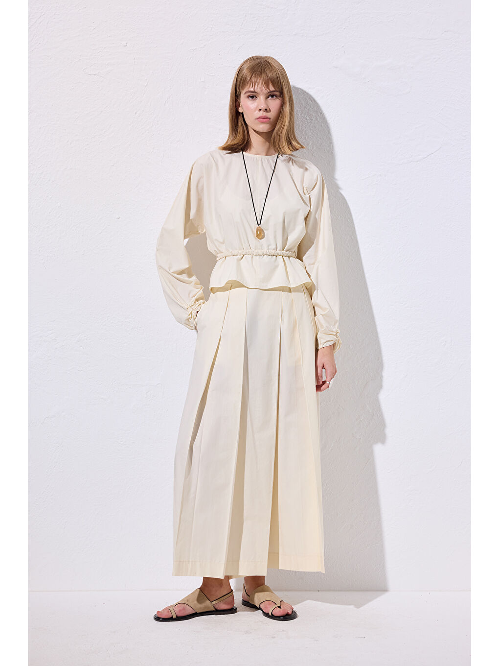 Bej Bağlama Detaylı Kısa Bluz Vanilya-3