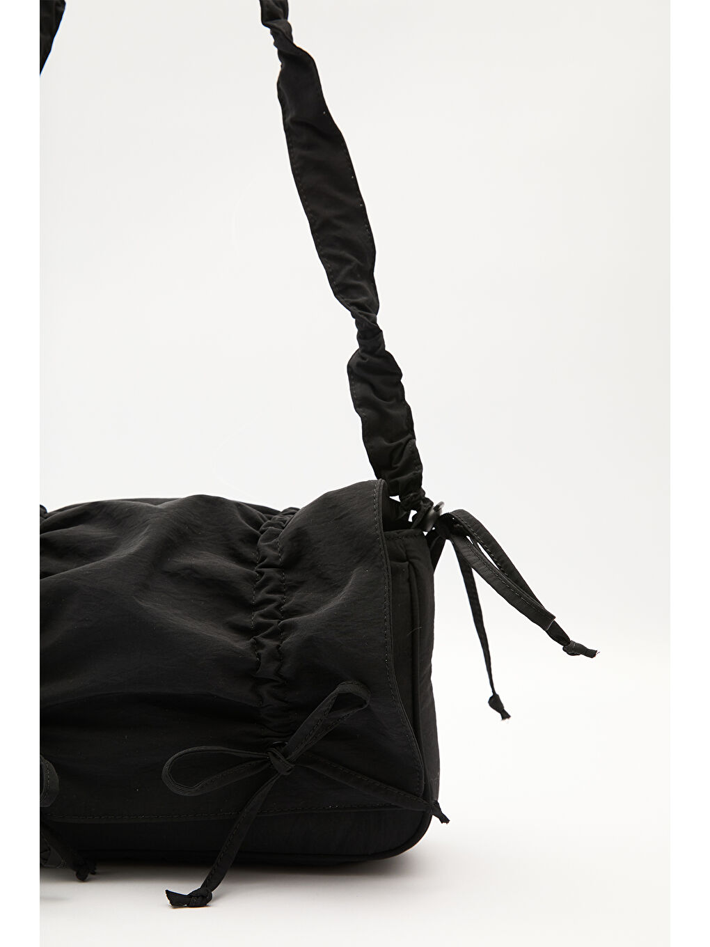 Büzgü Detaylı Omuz Çantası Siyah-4