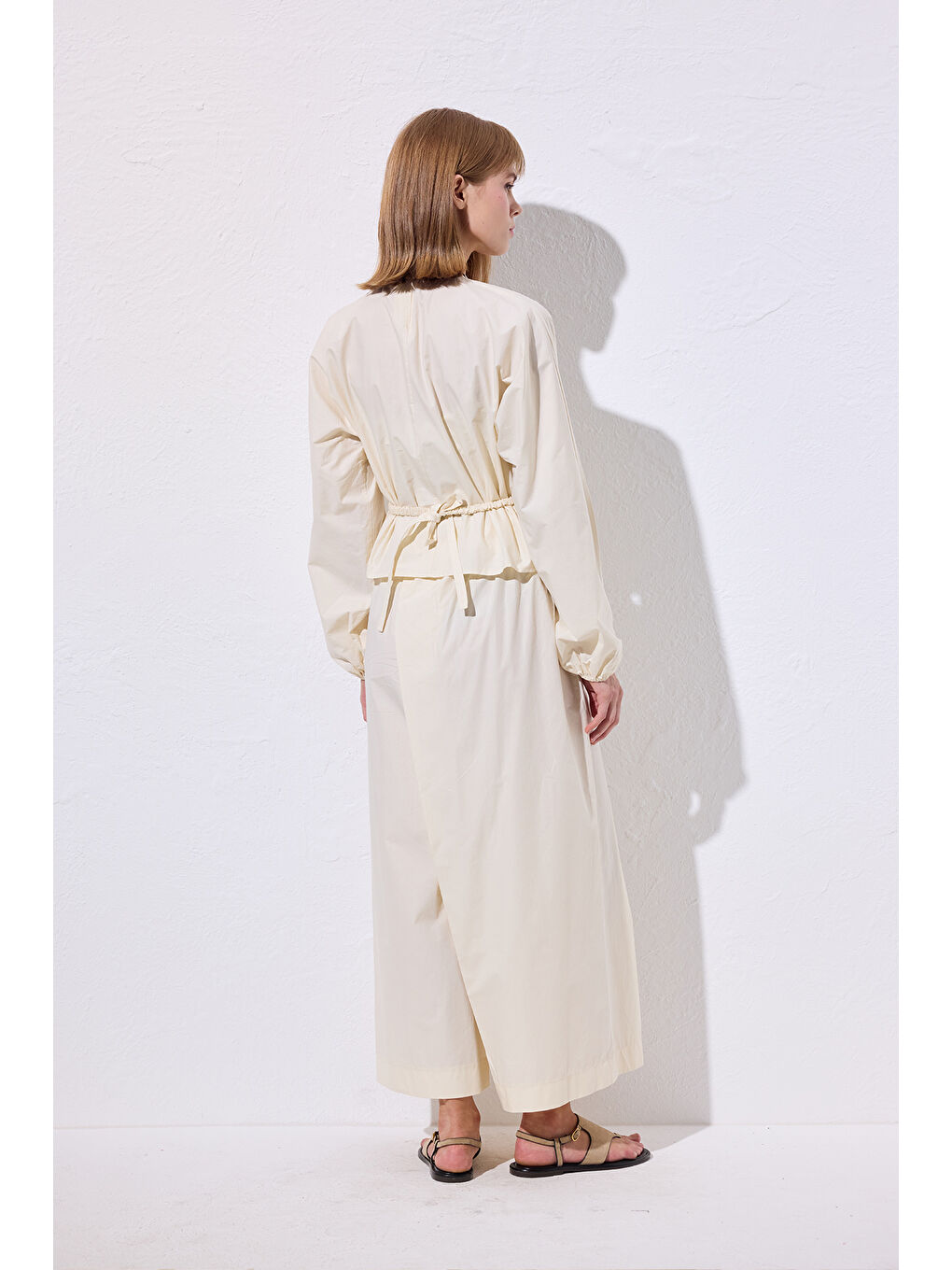 Bej Bağlama Detaylı Kısa Bluz Vanilya-7