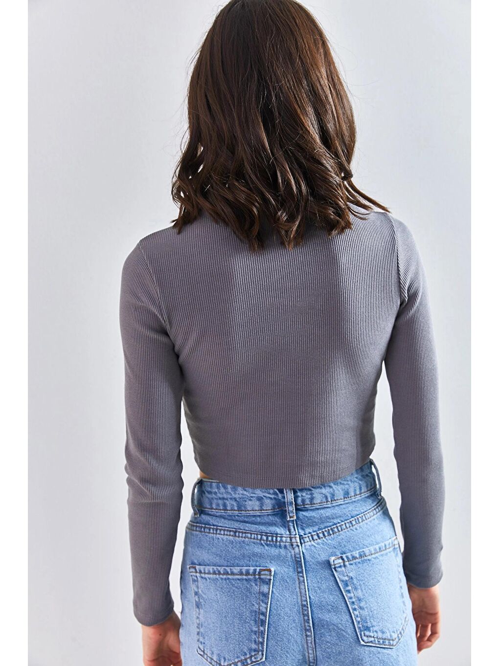 Antrasit Kadın Yarım Balıkçı Yaka Göğüs Pencereli Bluz-2