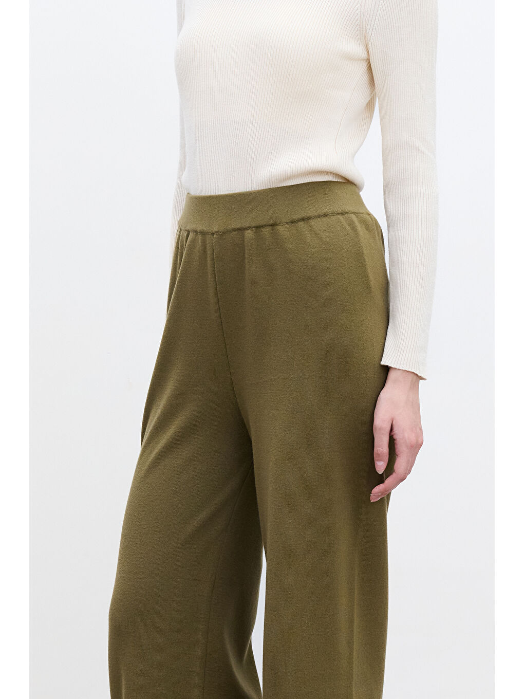 Düz Paça Triko Pantolon Yeşil-5