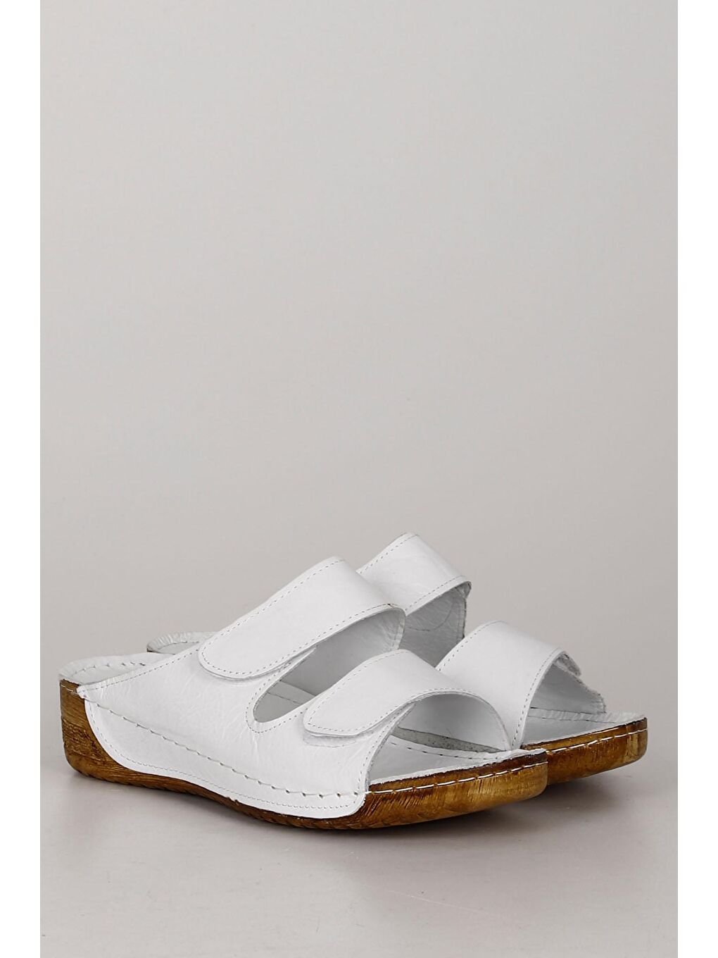 Beyaz Hakiki Dolgu Tabanlı Deri Kadın Terlik 42432-4