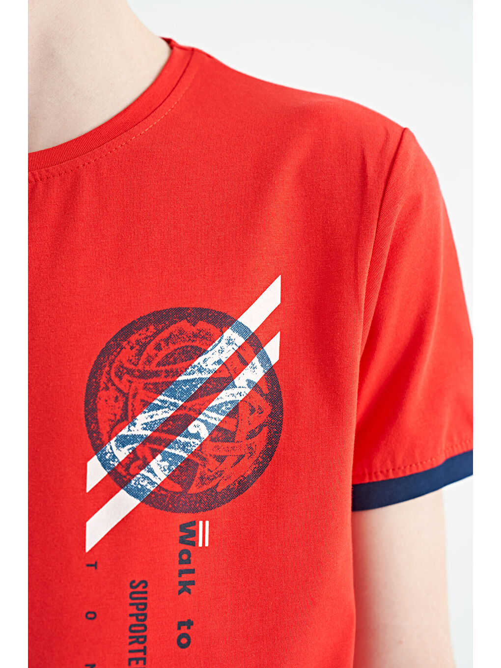 Kırmızı Fiesta Baskı Detaylı O Yaka Standart Kalıp Erkek Çocuk Tişört - 11131-2