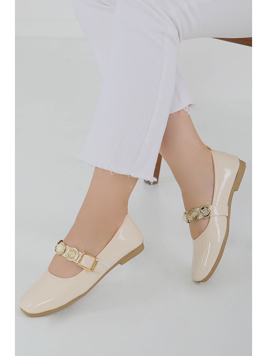 Ekru Kadın Krem Tuğra Detaylı Babet Ayakkabı - 27506-3