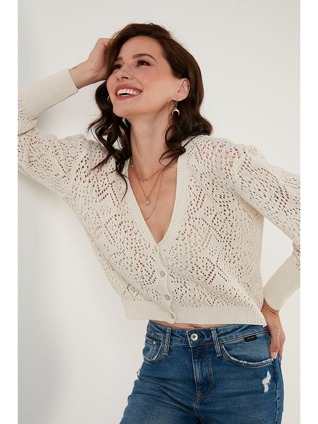 Ekru V Yaka Düğmeli Crop Hırka 6071339-2