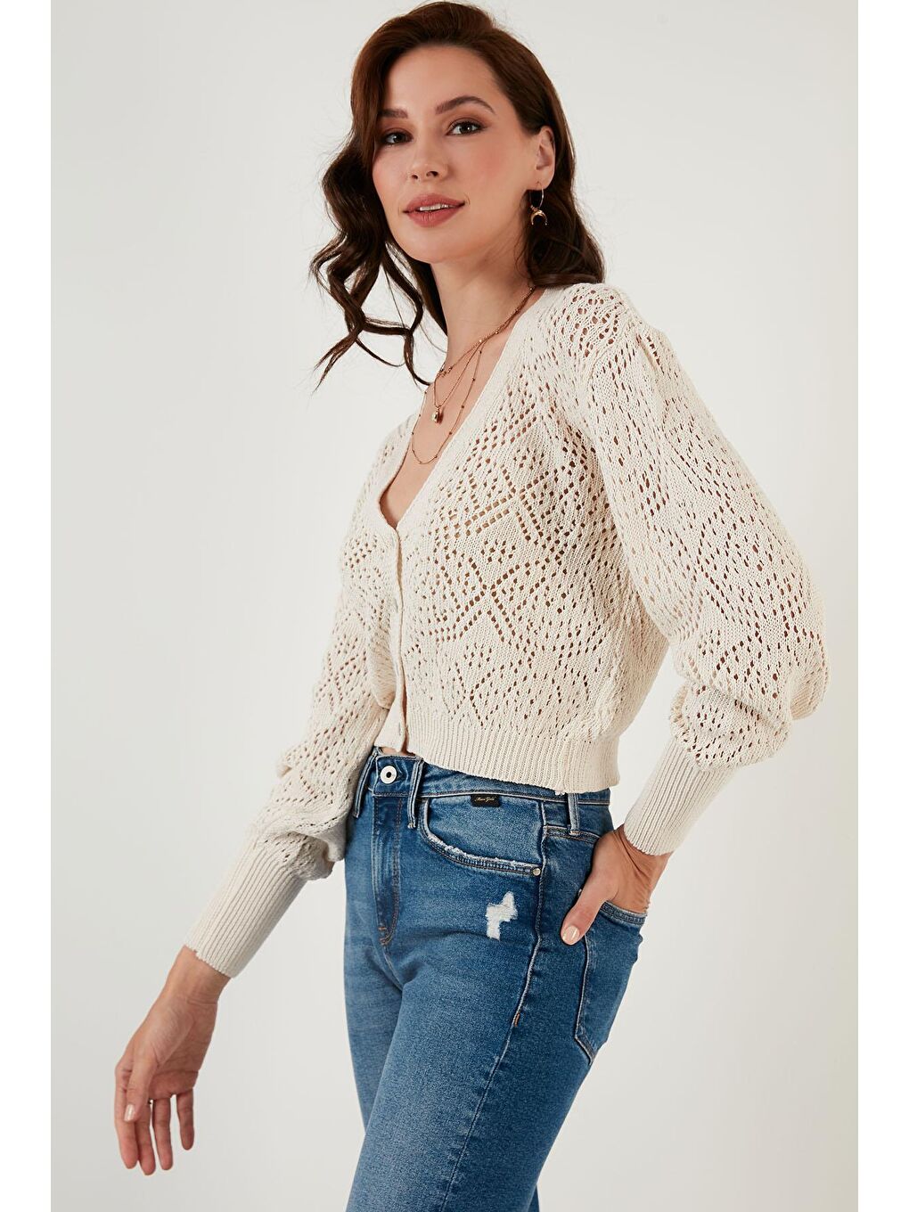 Ekru V Yaka Düğmeli Crop Hırka 6071339-3