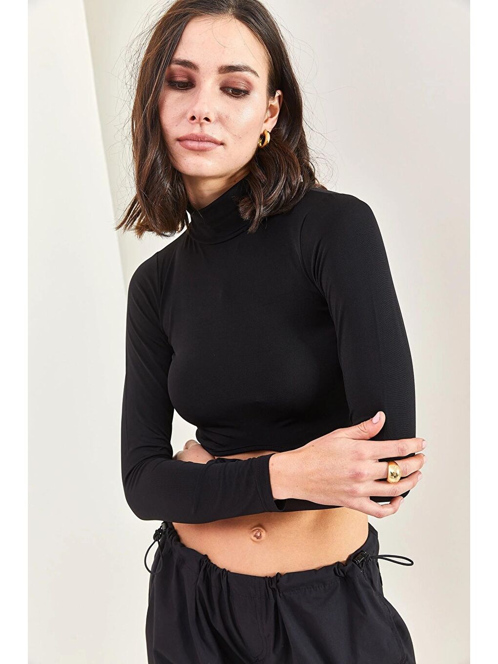 Siyah Kadın Yarım Balıkçı Yaka Biyeli Uzun Kol Bluz-2