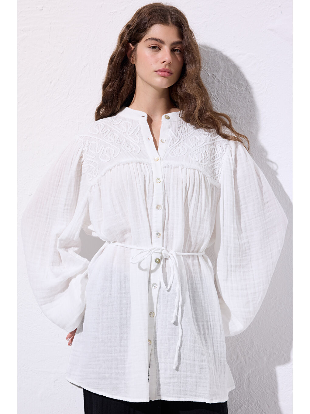 Müslin İşlemeli Gömlek Ekru-1