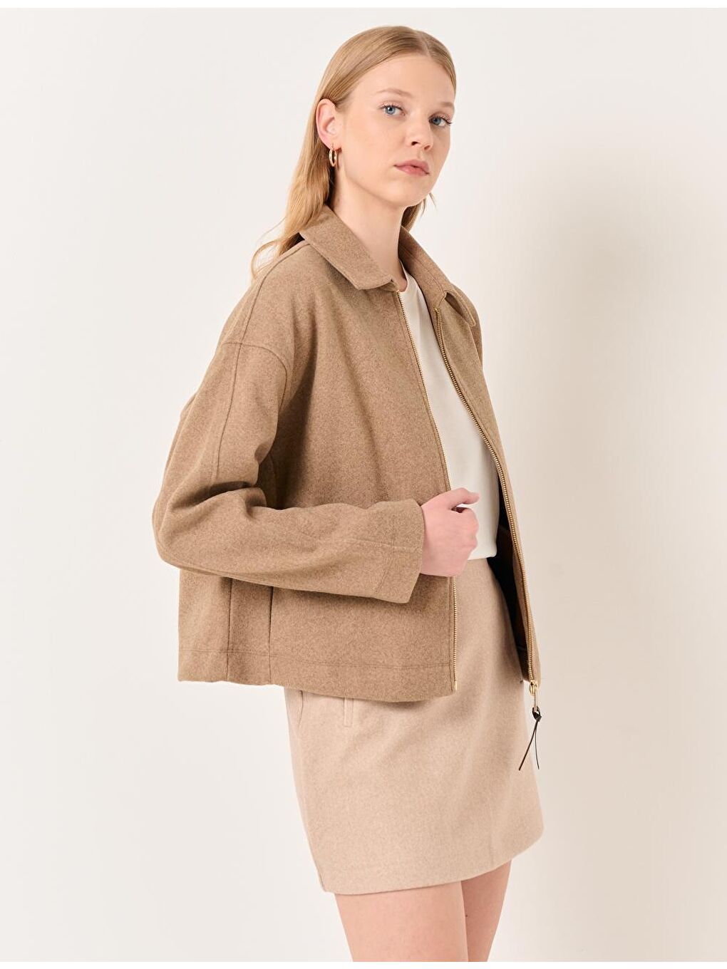 Bej Uzun Kollu Kaşe Ceket-1