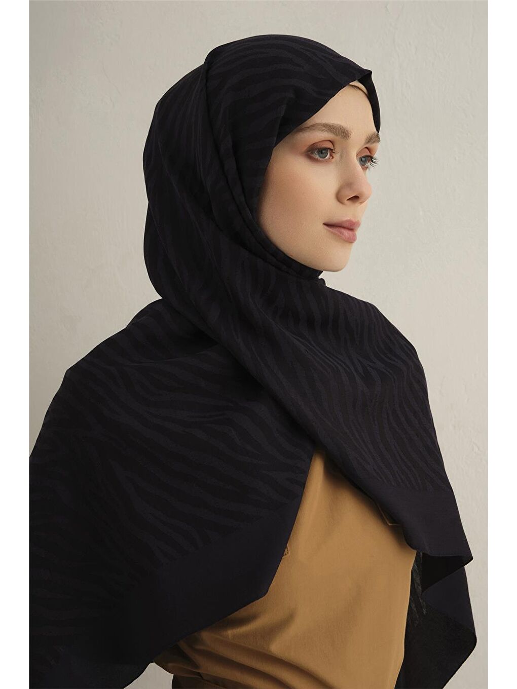 Siyah Pamora Zebra Desen Şal 1 03-3