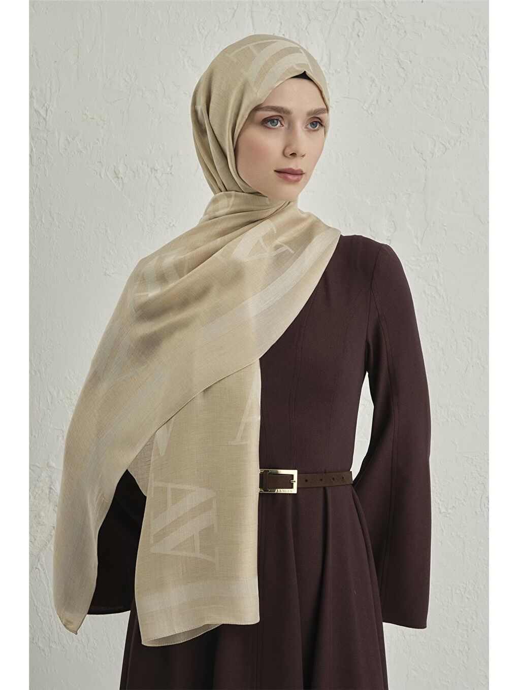 Bej Woolair Harf Monogram Şal 2 04-1