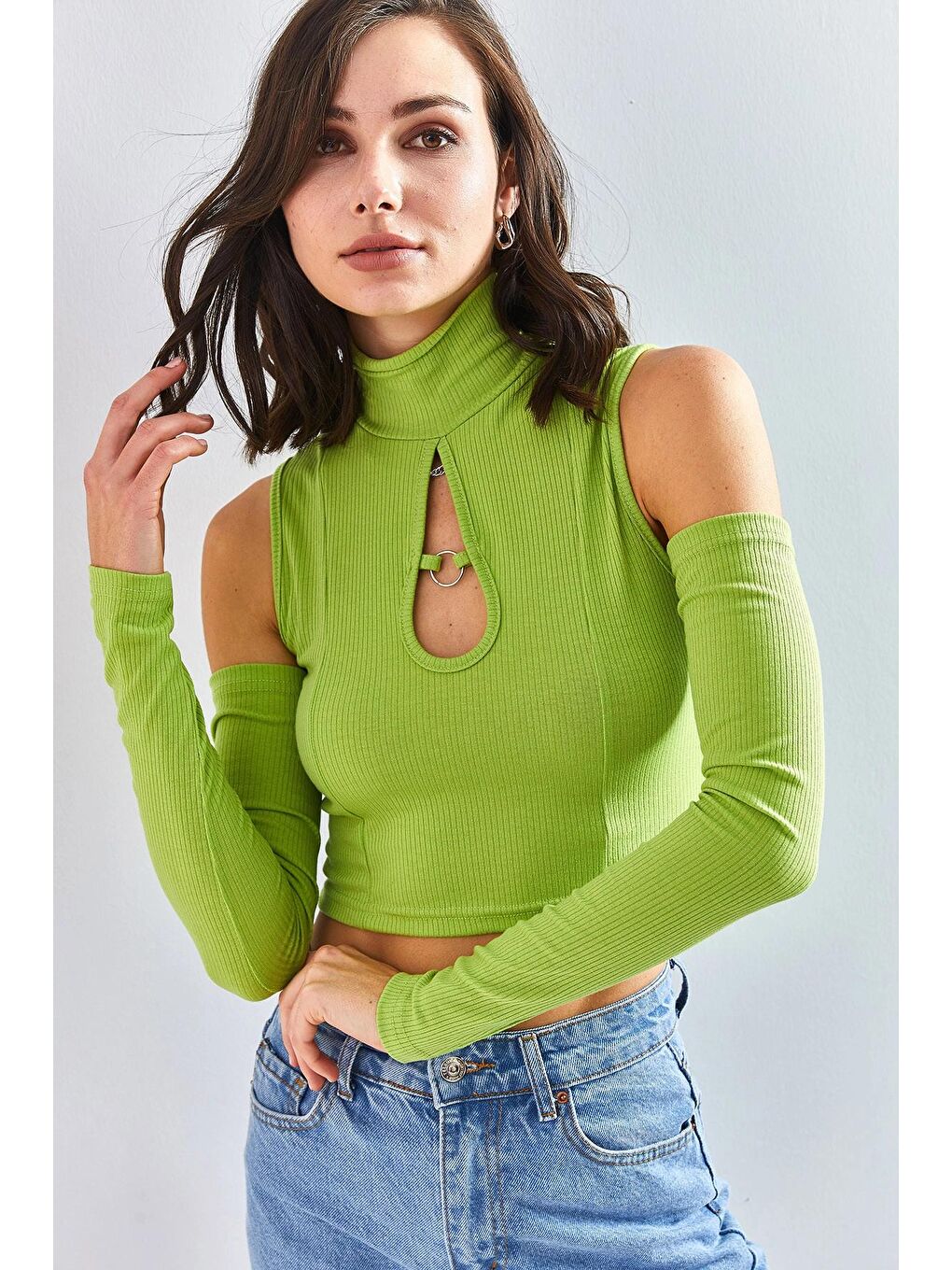 Yeşil Kadın Boğaz Halkalı Kol Detaylı Bluz