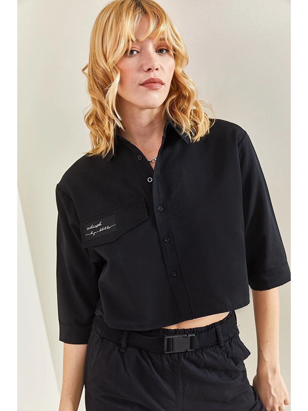 Siyah Kadın Armalı Kapaklı Crop Gömlek-1
