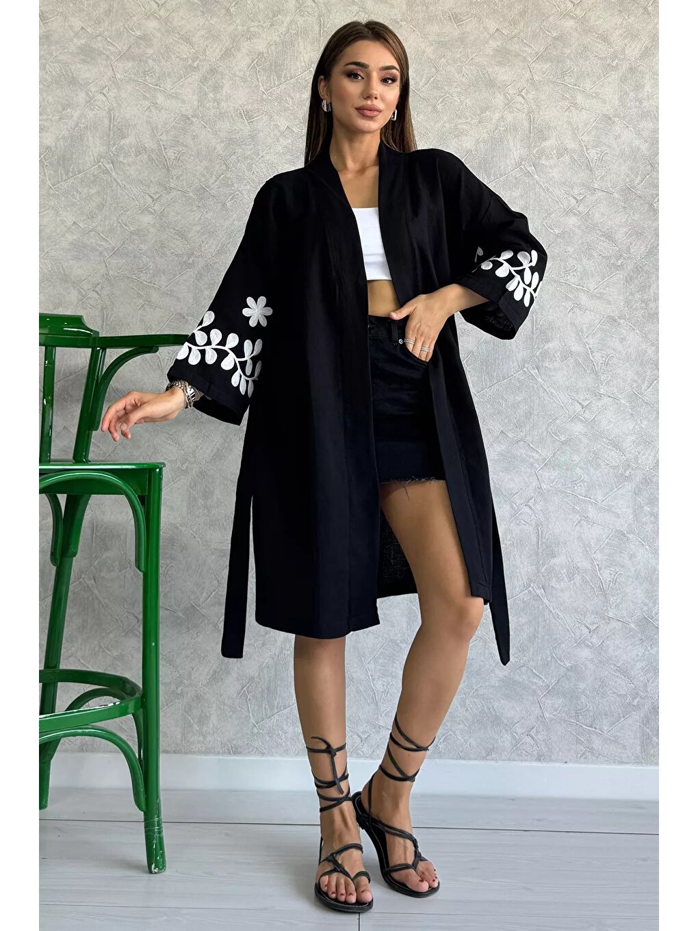Siyah Bel Kuşaklı Nakışlı Kadın Kimono-1