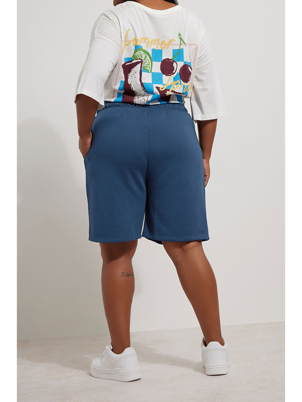 Petrol Büyük Beden Cepli Beli Büzgülü Rahat Kesim Şort 303199-6