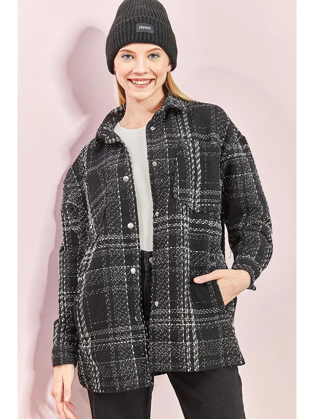 Siyah Kadın Arkası Rubalı Ekose Desen Oduncu Gömlek-3