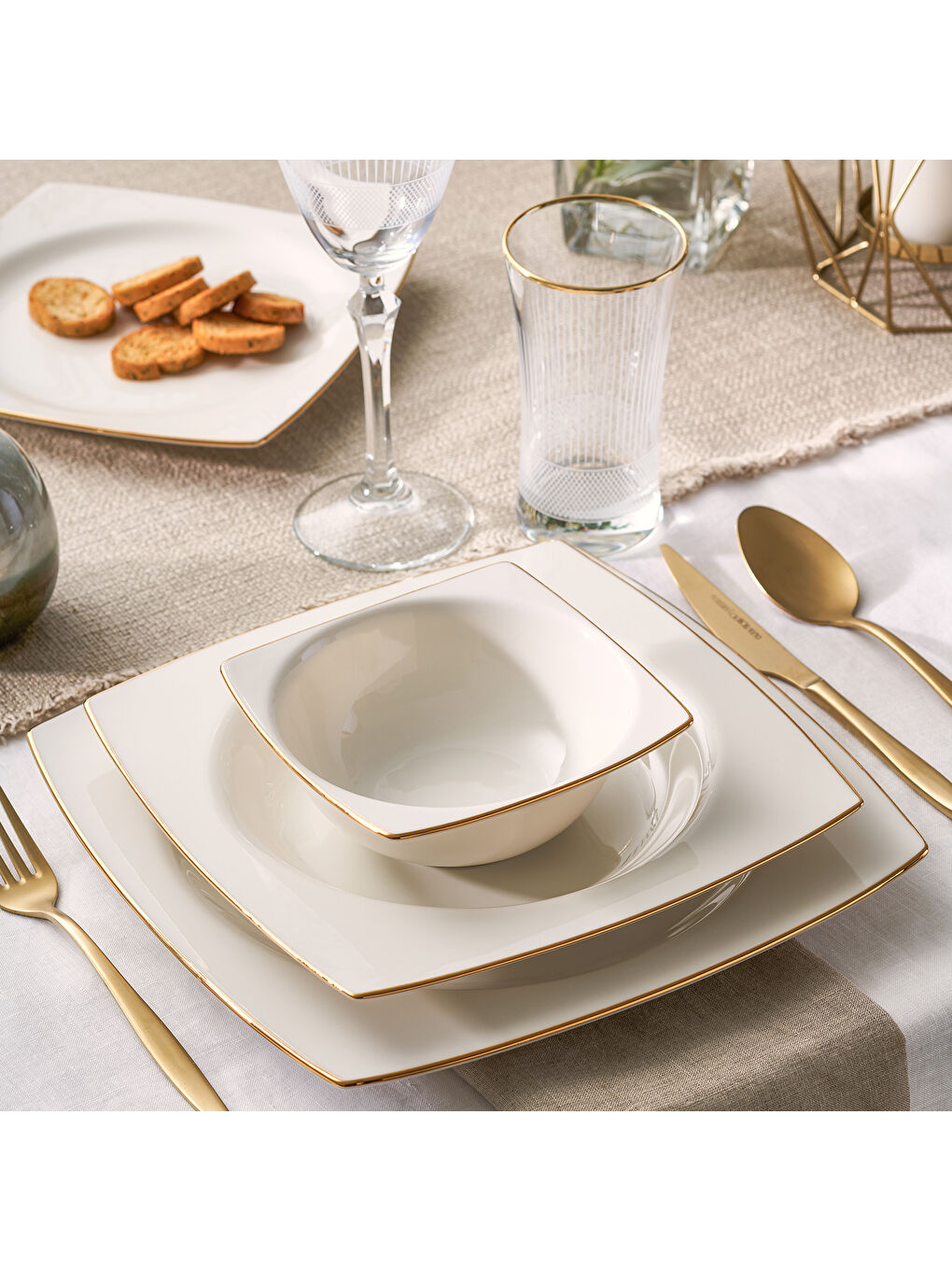 Beyaz Karmen Porselen 60 Parça 12 Kişilik Yemek Takımı Kare Gold-2