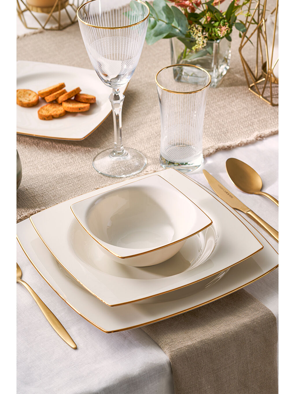 Beyaz Karmen Porselen 60 Parça 12 Kişilik Yemek Takımı Kare Gold-3