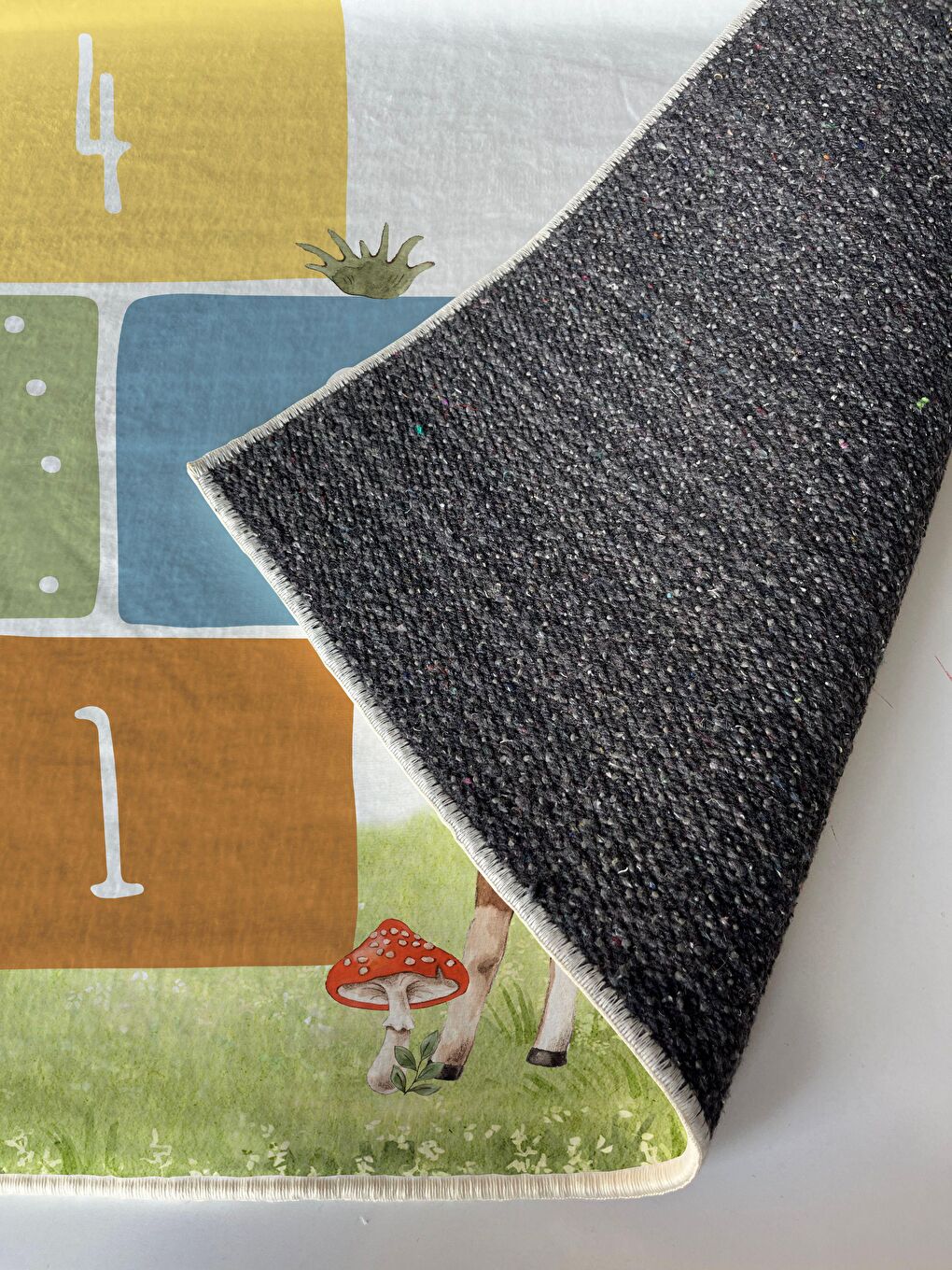 Karışık Seksek Desenli Baskılı Bebek Ve Çocuk Halısı 100x150 cm-2