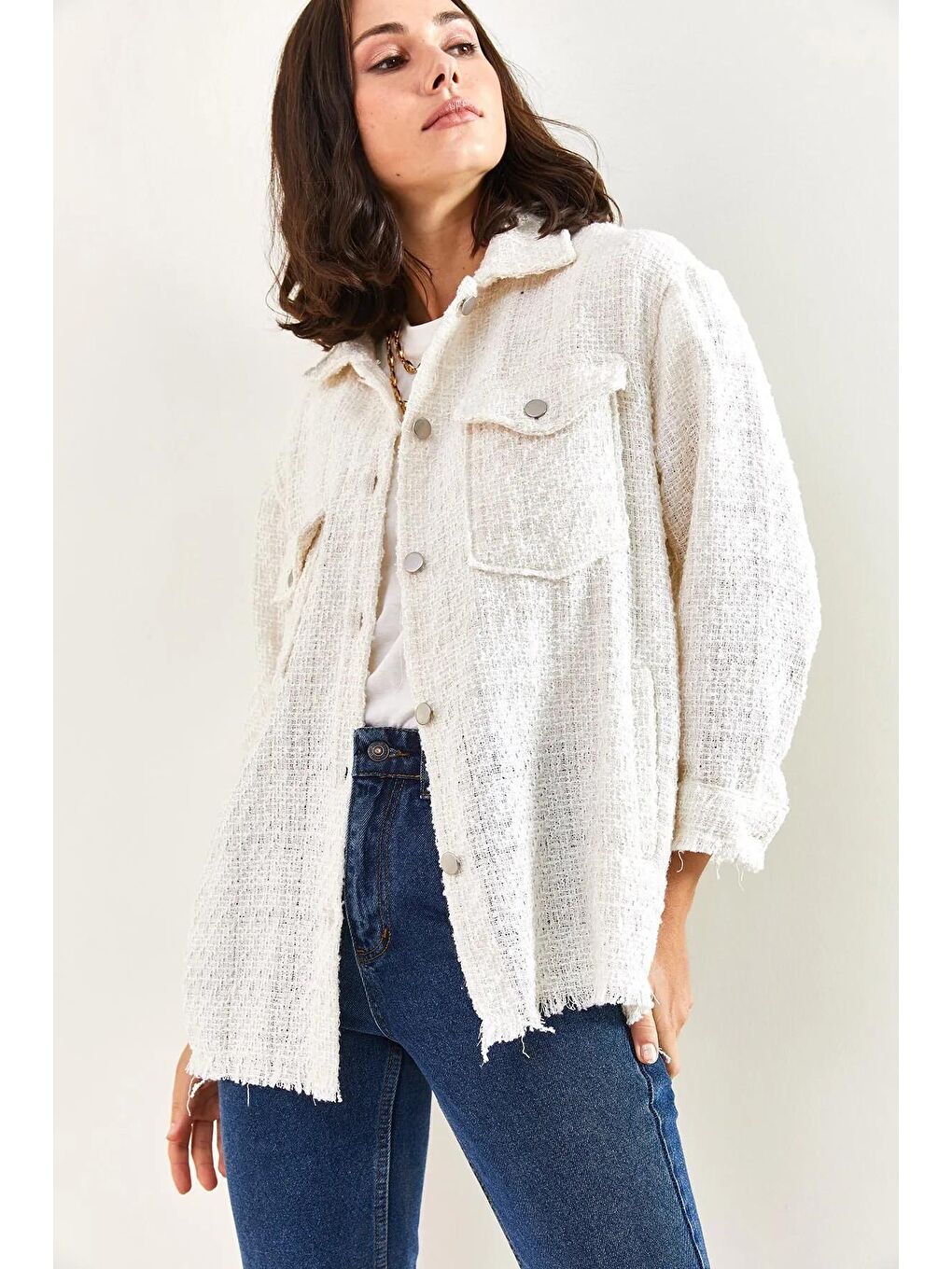 Beyaz Kadın Çift Cepli Şanel Gömlek 4637-1