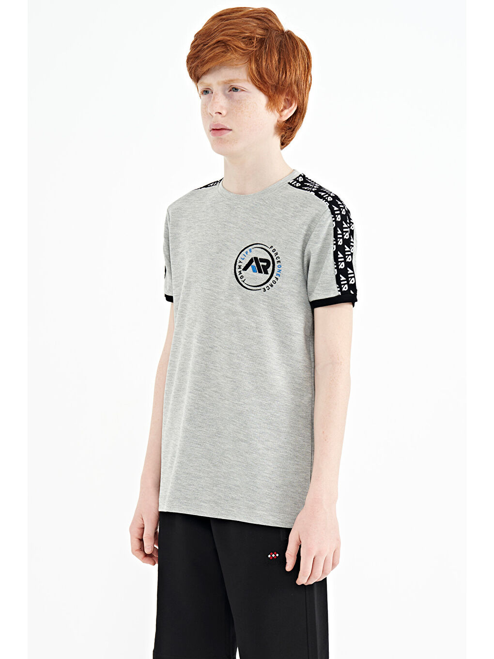 Gri Melanj Omuz Baskı Detaylı Standart Kalıp O Yaka Erkek Çocuk Tişört - 11121-3