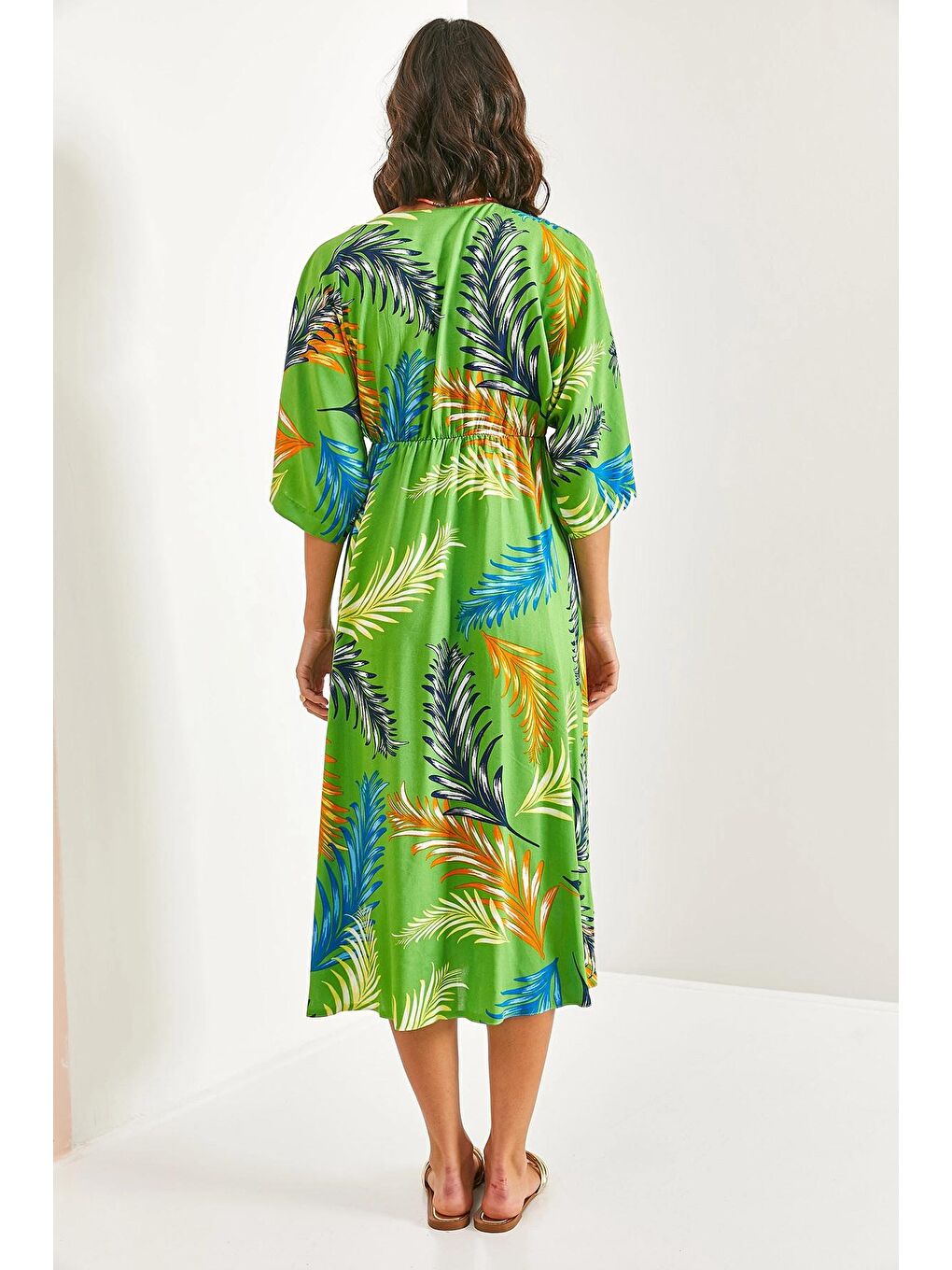 Yeşil Kadın Kruvaze Yaka Önden Yırtmaçlı Elbise-3