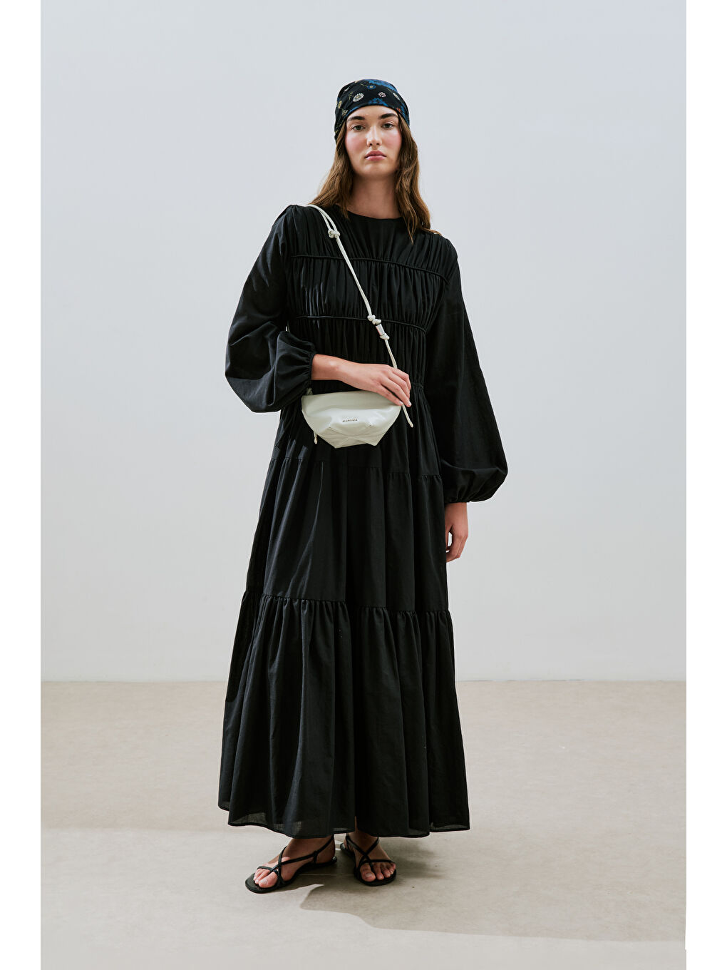 Büzgülü Uzun Kol Elbise Siyah-1