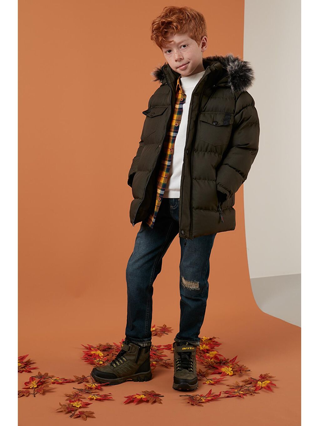 Haki İçi Peluş Astarlı Çıkarılabilir Kapüşonlu Suya Dayanıklı Şişme Mont 5760023